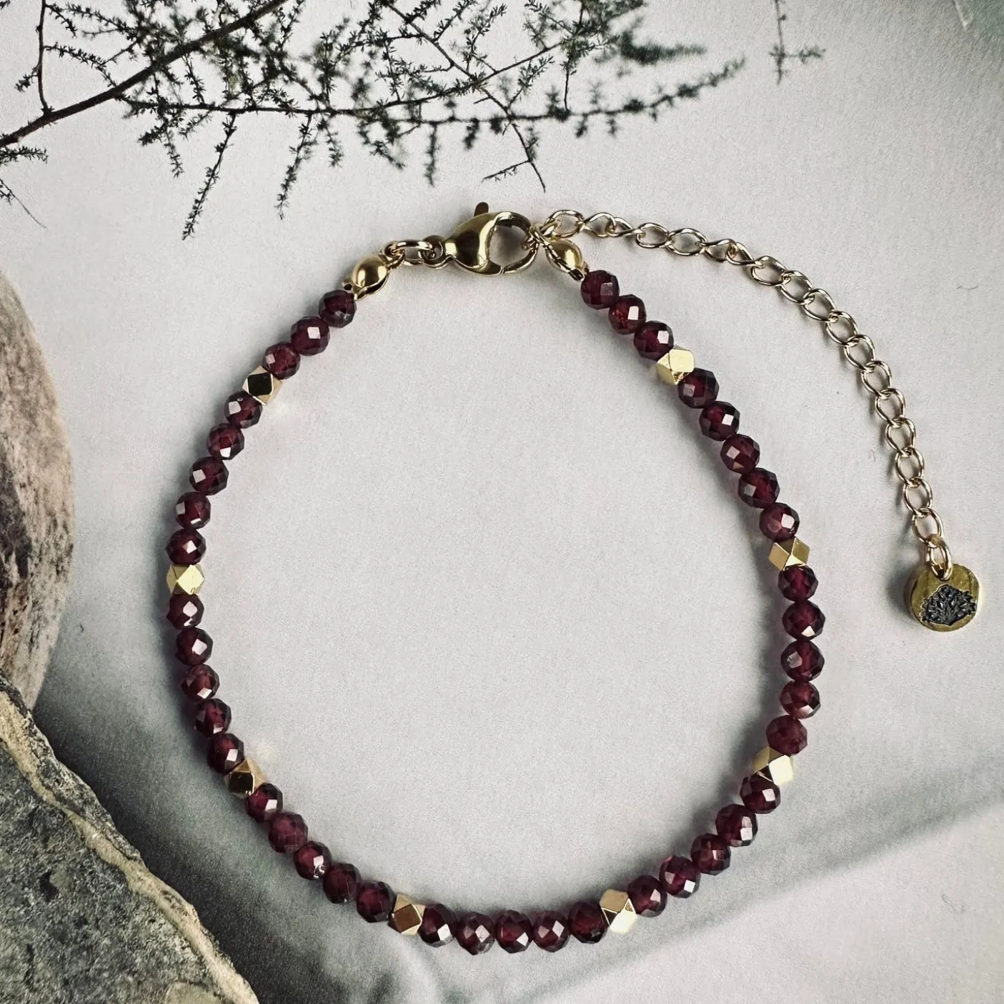 Armbånd Liv Garnet