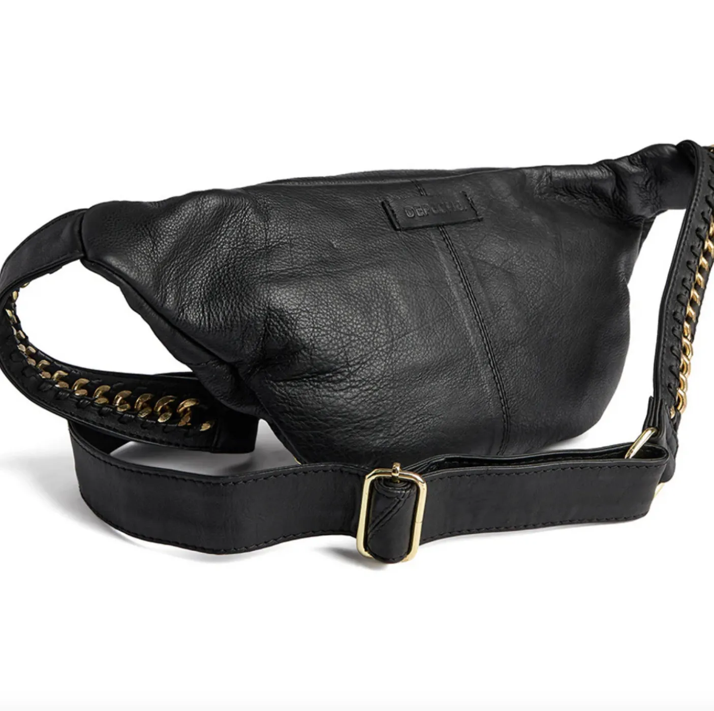 Bumbag med guldkæde på remmen