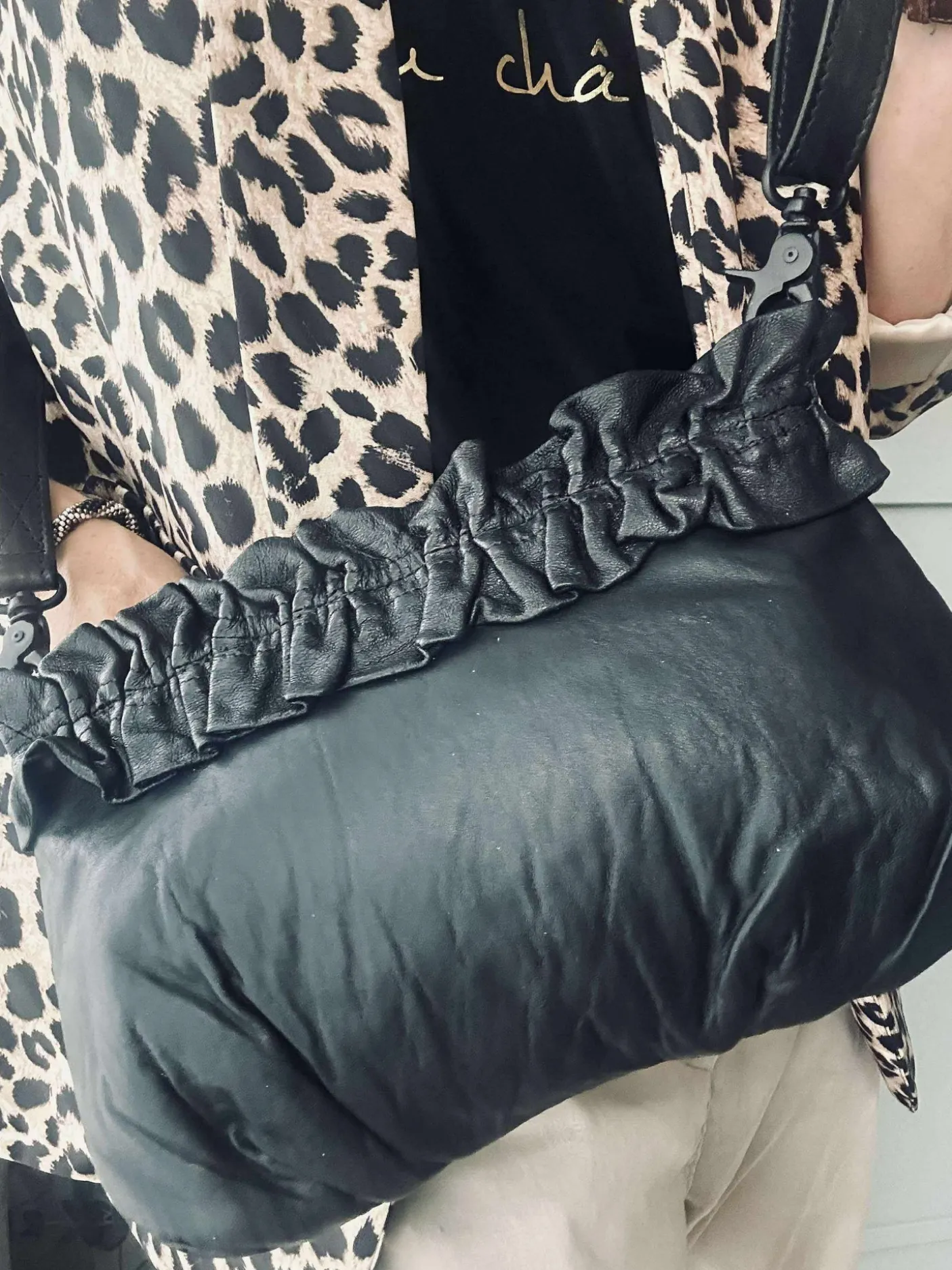 Clutch med flæser Nero