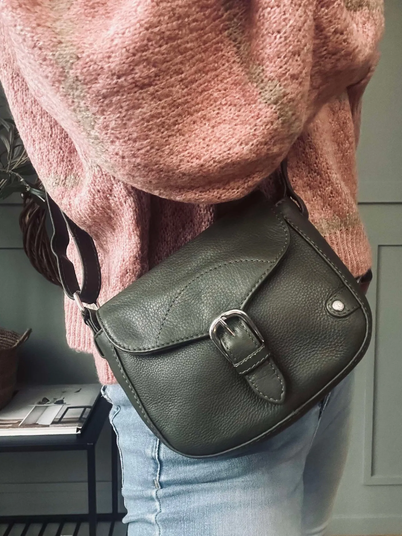Crossbody Aura Army