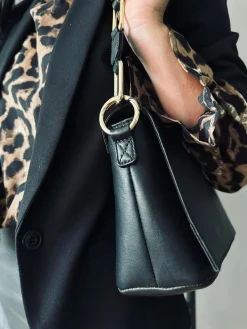 Crossbody Black lady