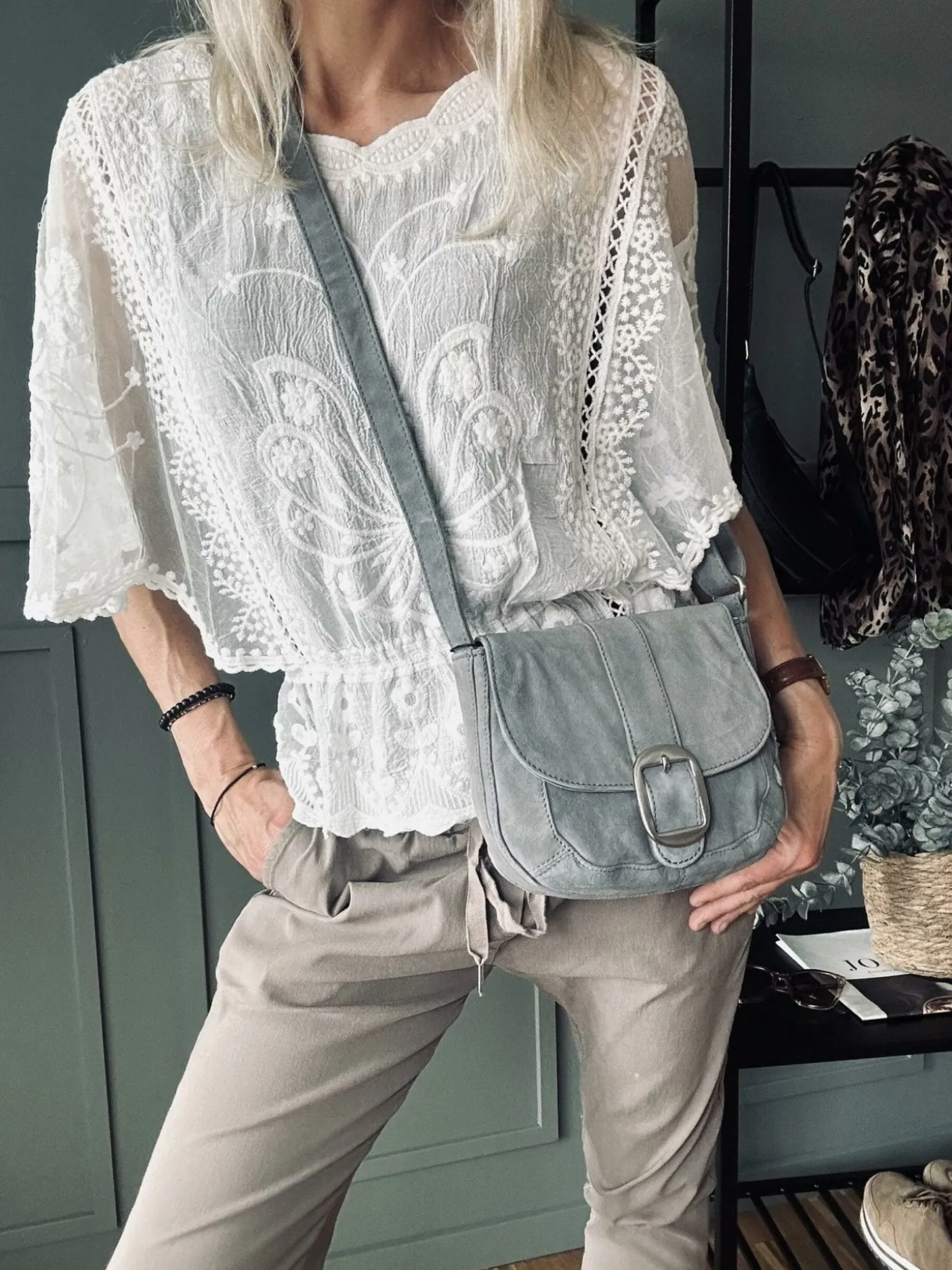 Crossover – Silver grey