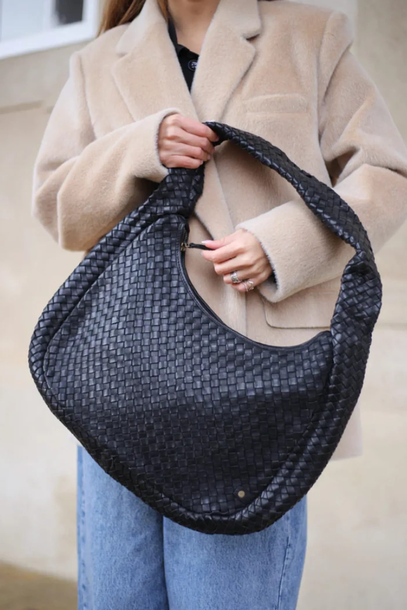 Elegant håndflettet skuldertaske - Black big