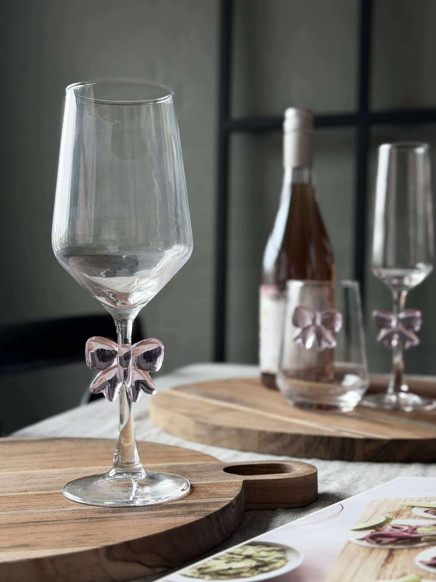 Glas med sløjfe