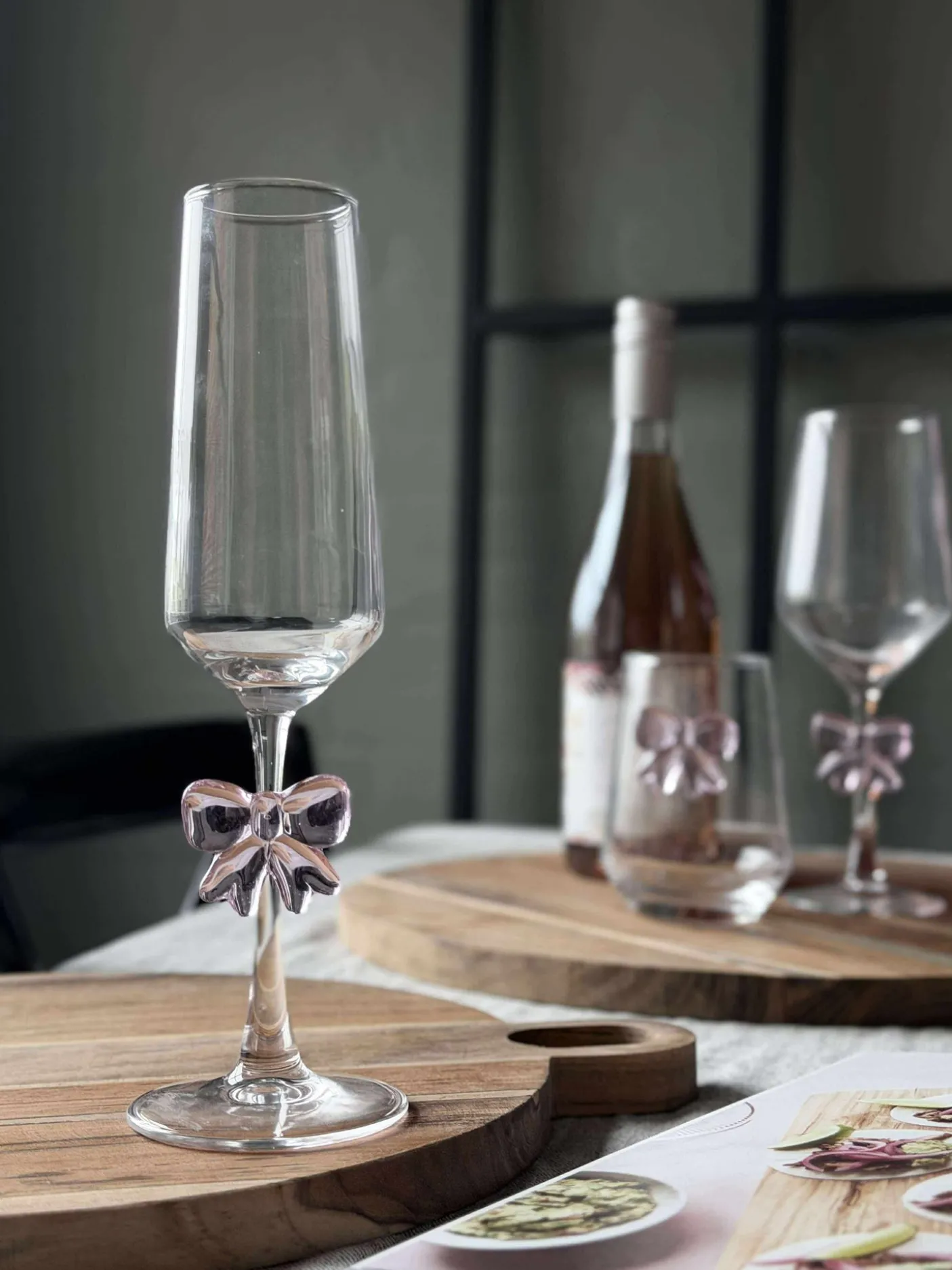 Glas med sløjfe