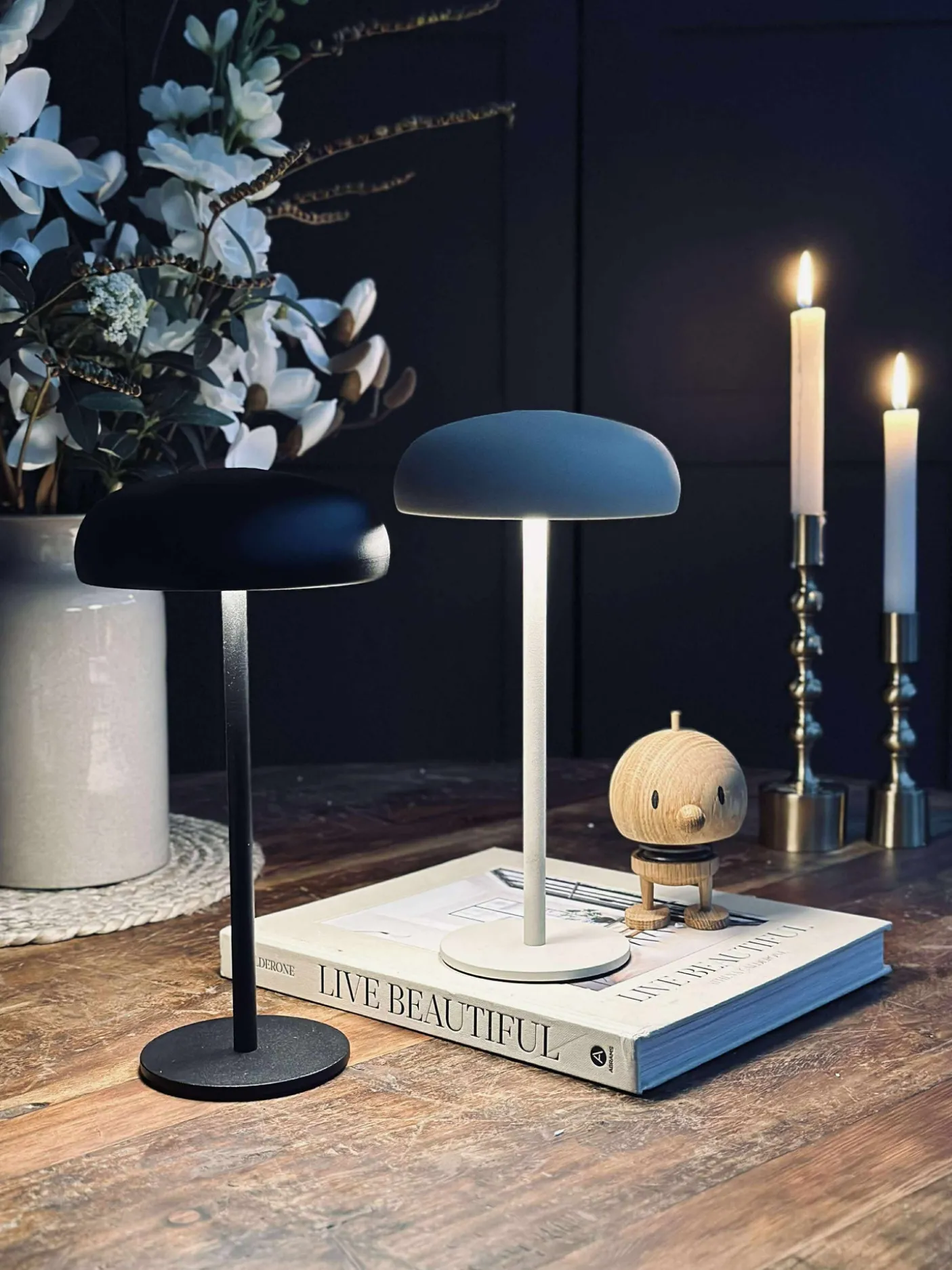 Isolde LED touch bordlampe. Sort/Beige