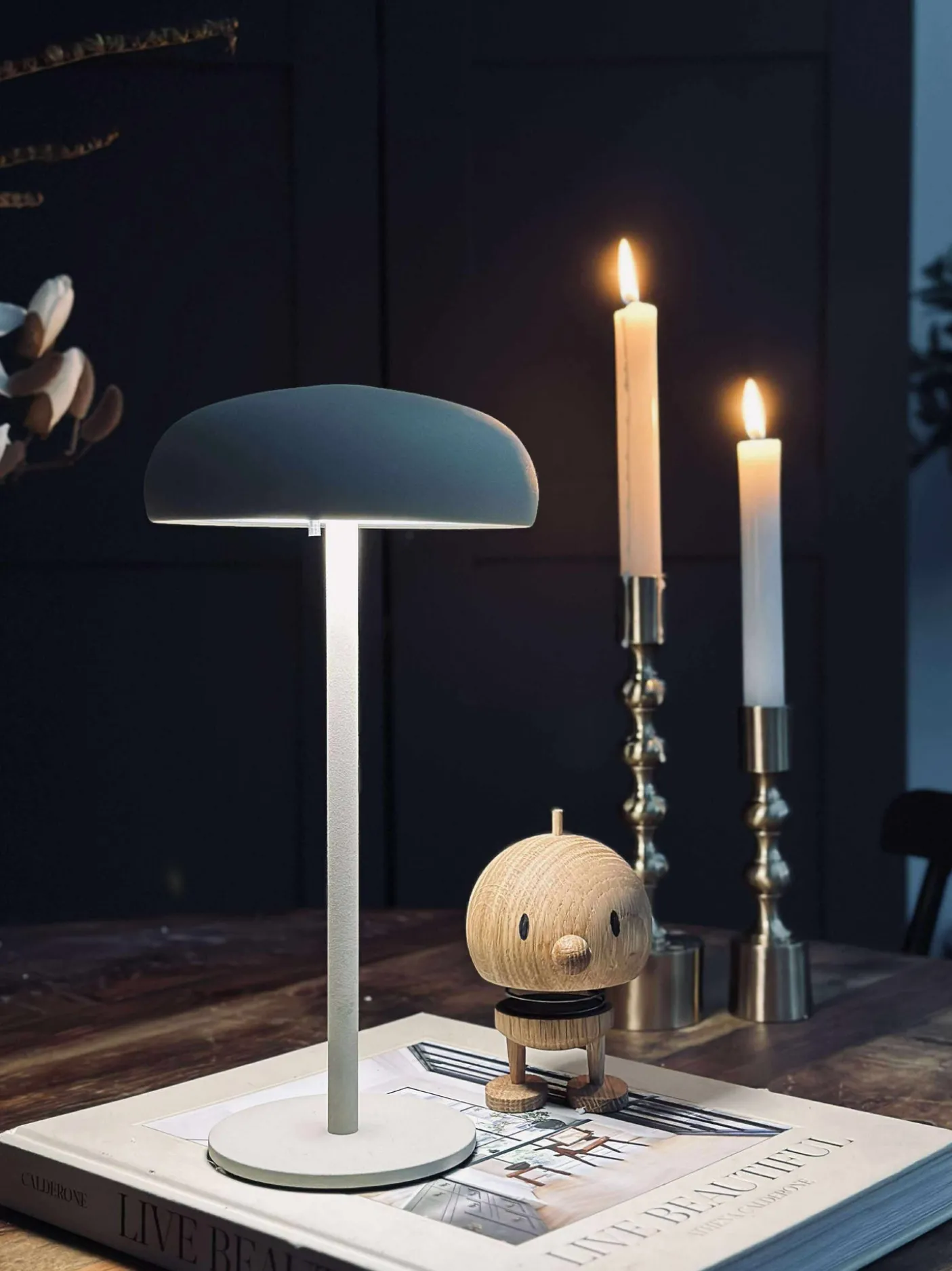 Isolde LED touch bordlampe. Sort/Beige