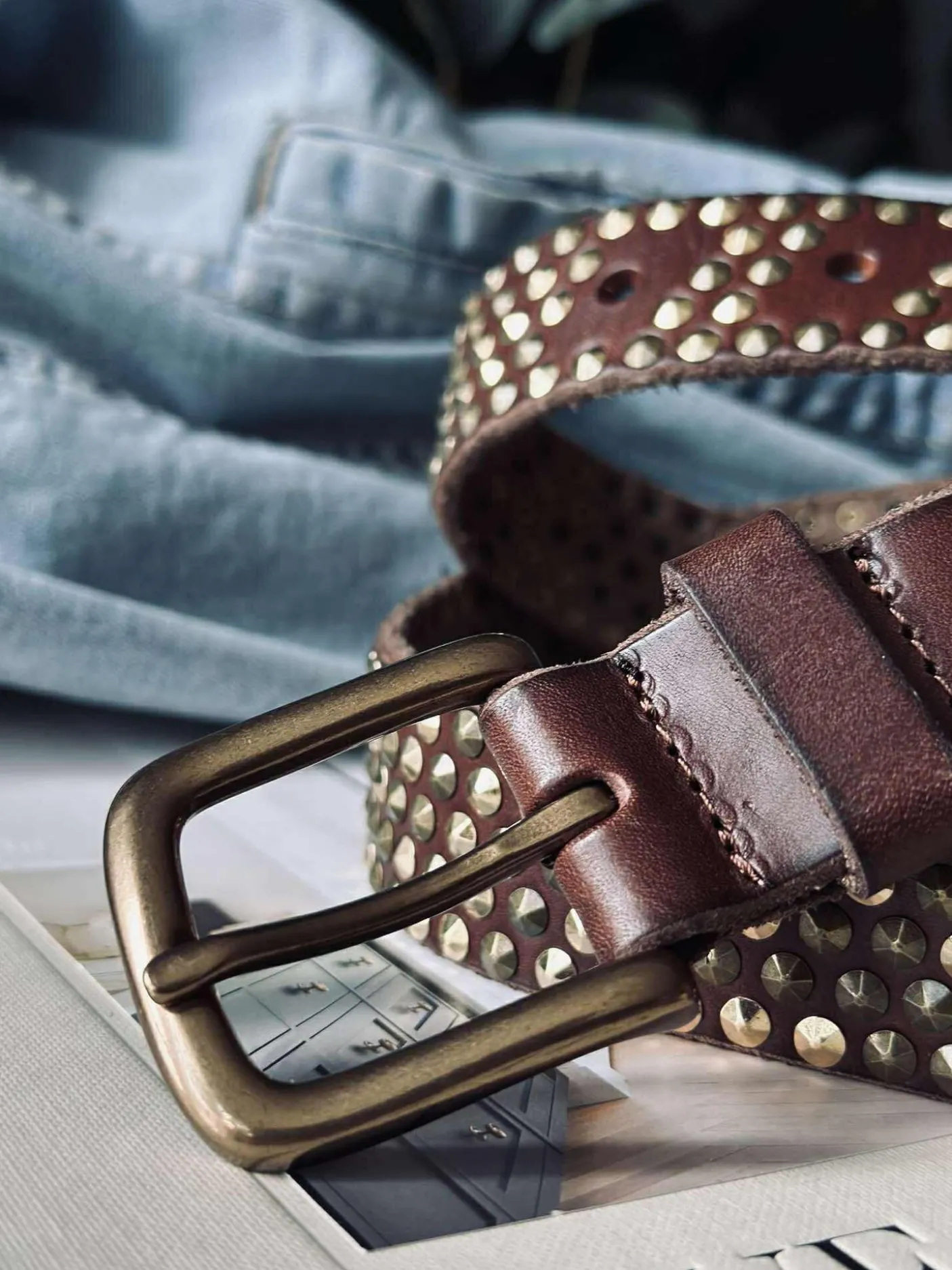 Jeans bælte med nitter - Brown/ gold
