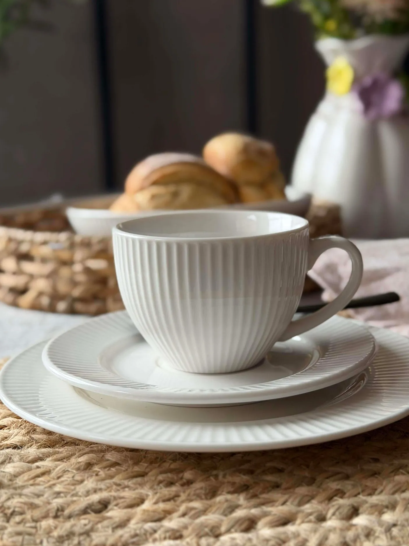 Kop og underkop - Riflet porcelæn