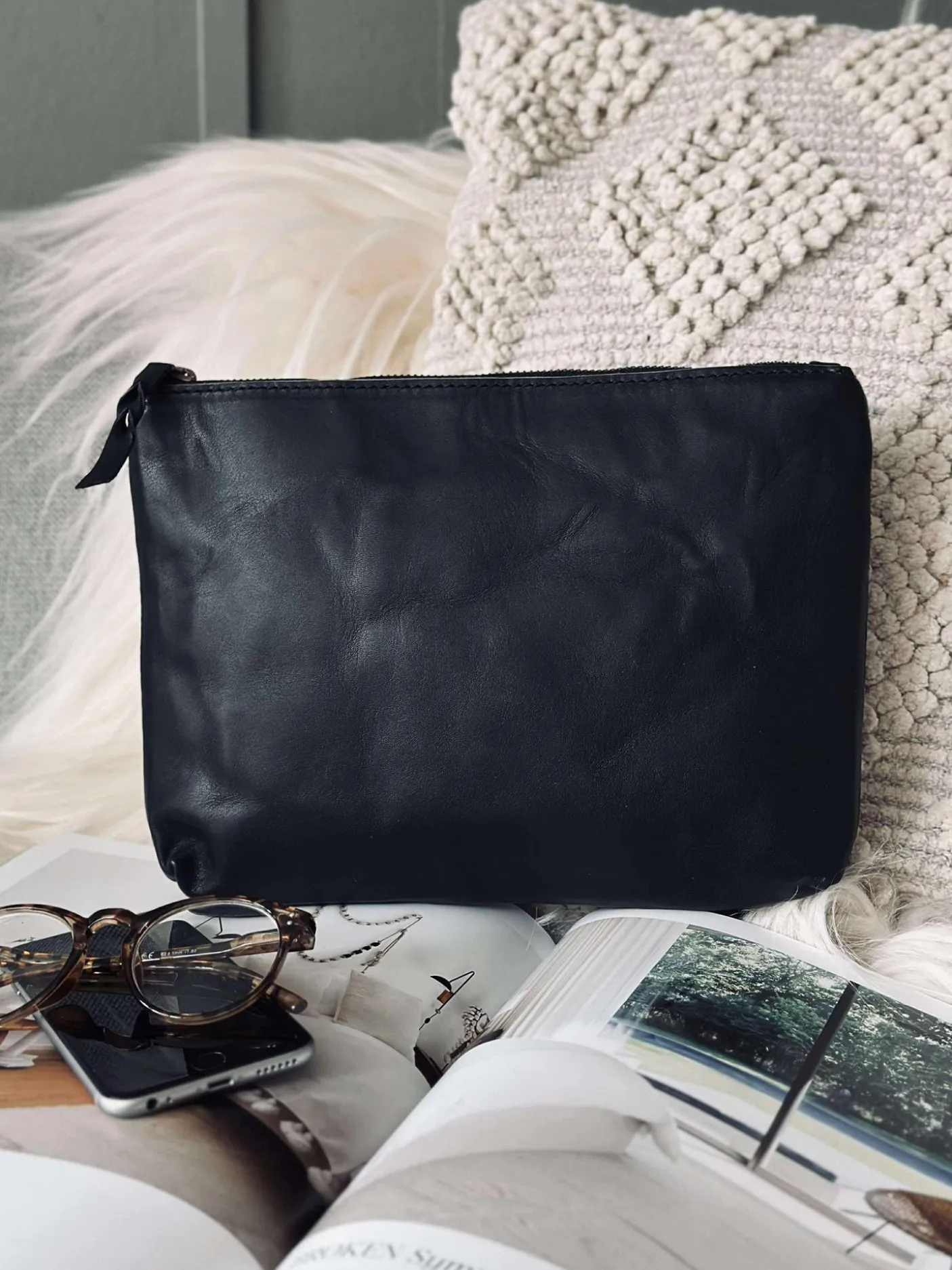 Kosmetikpung / Clutch - Black leather