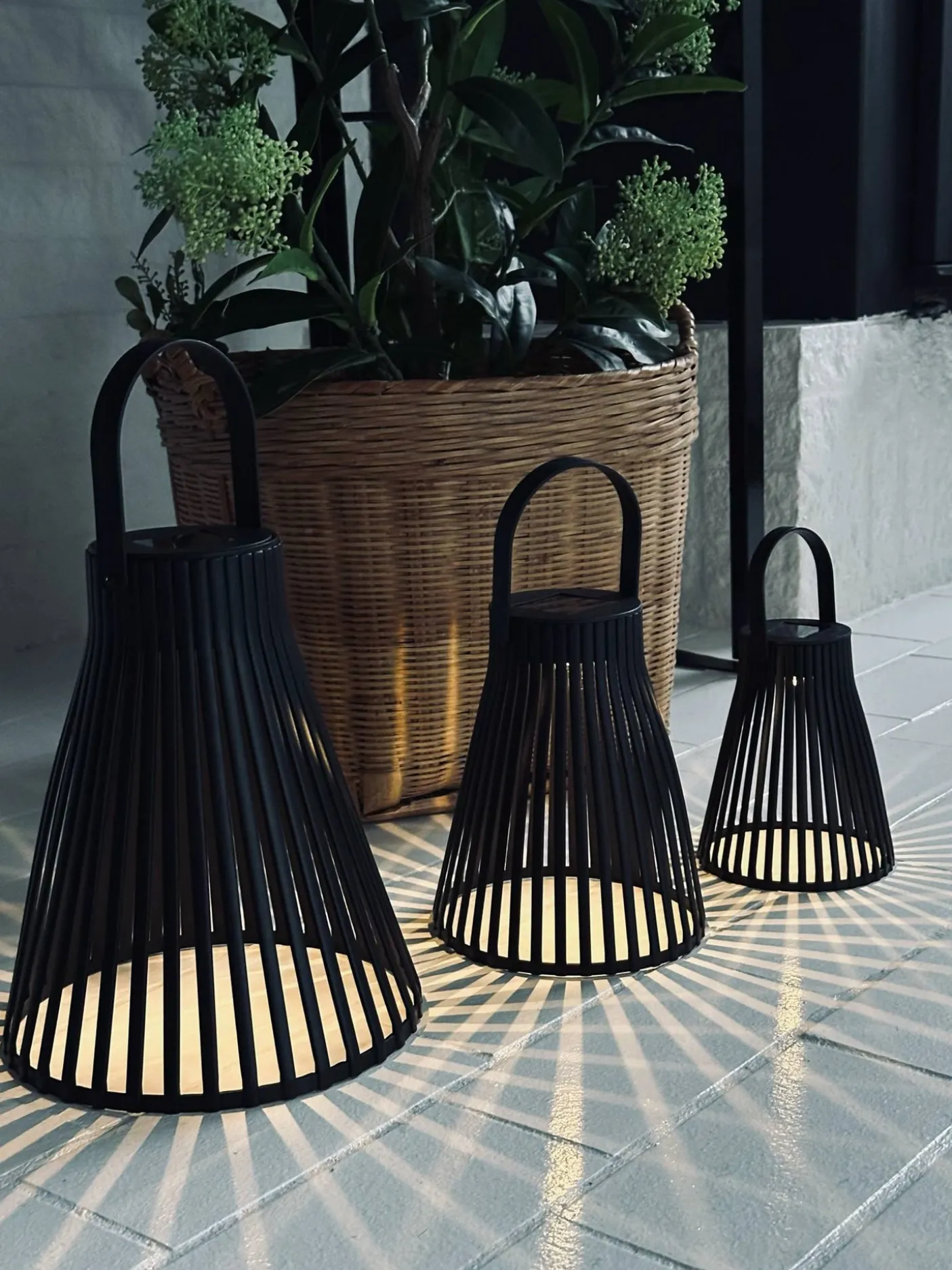 Lanterne med solceller - GARDEN BLACK 24cm