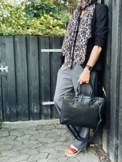 Laptop – Black