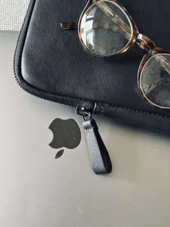 Laptop sleeve - Black / black