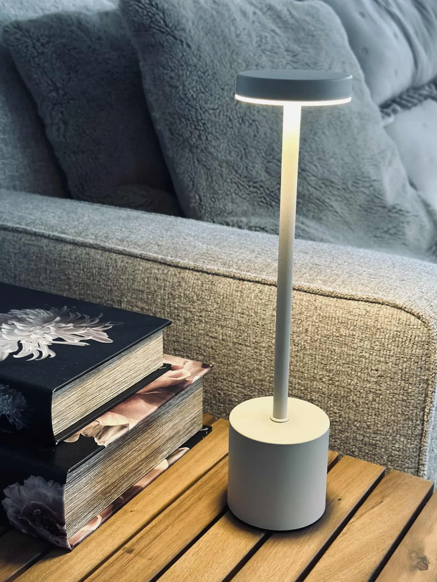 LED bordlampe KELLY Hvid - genopladelig