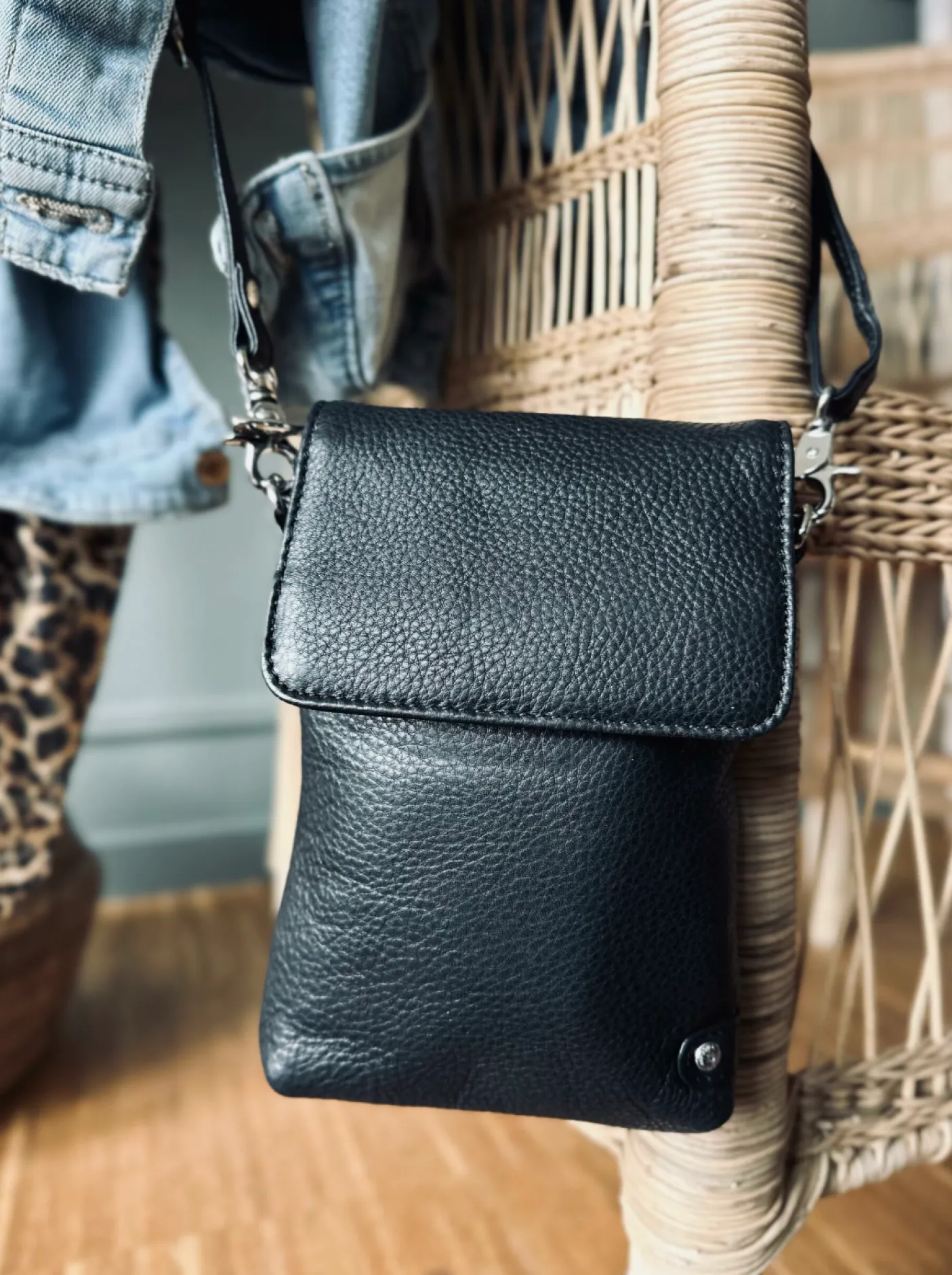 Mobiltaske Aura Black