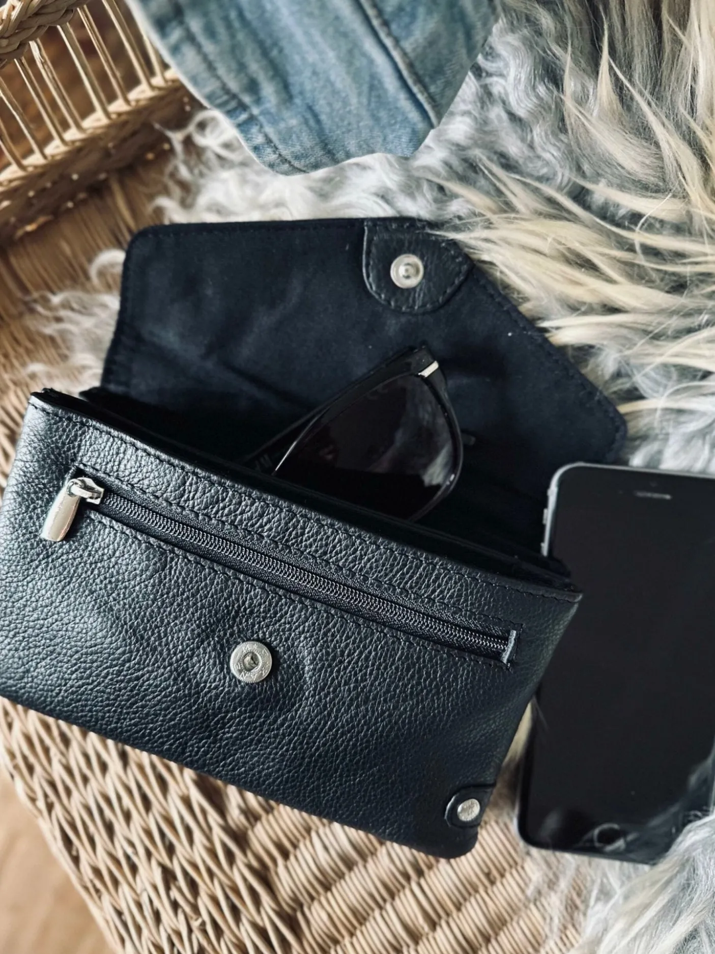 Pung Aura Black
