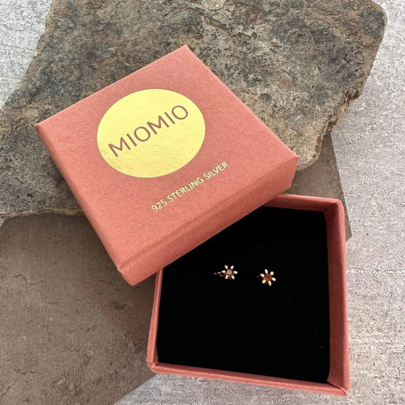 Ørestikker GIA – Brown 18K forgyldt