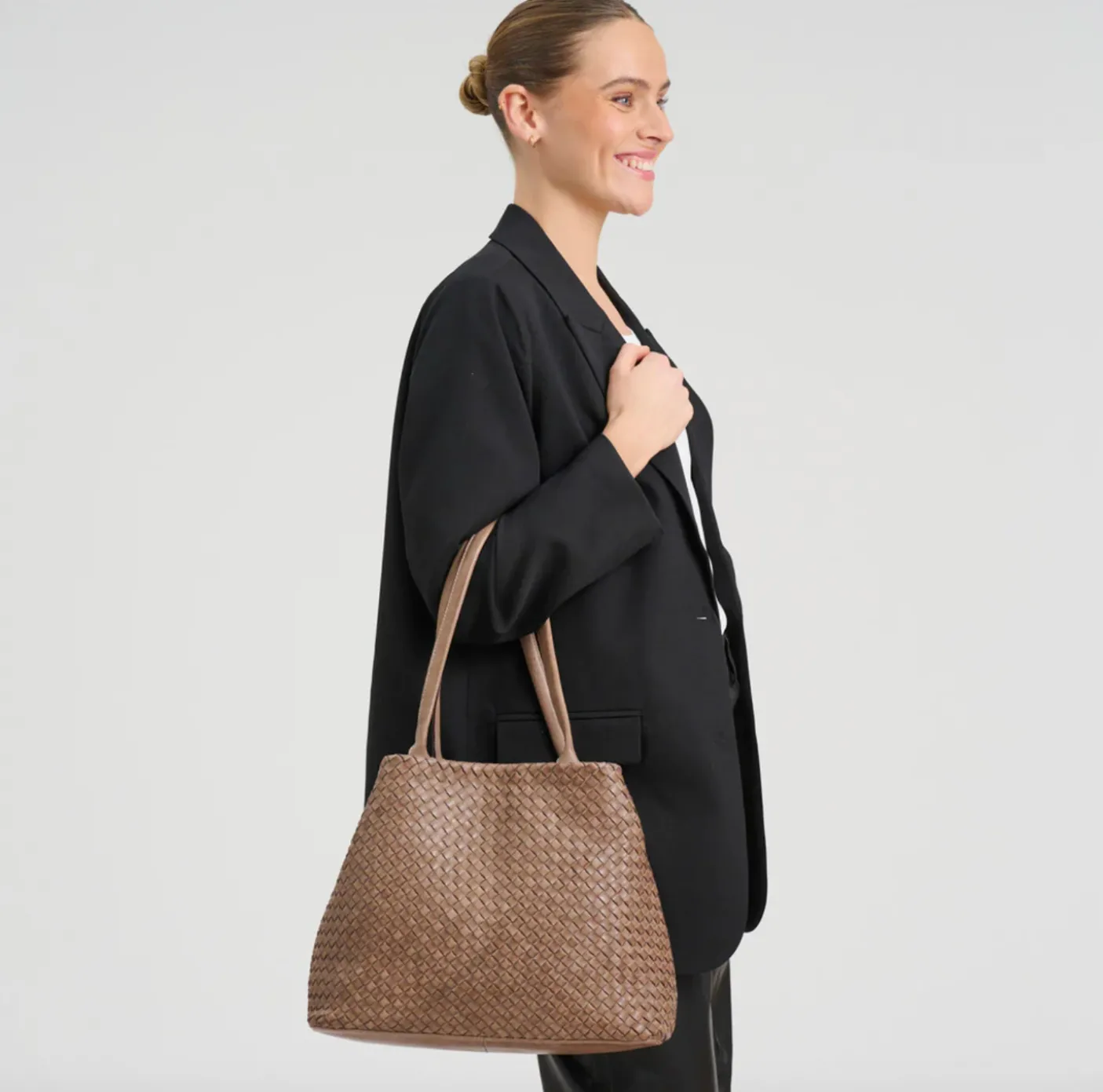 Shopper i flettet skind - Dark taupe
