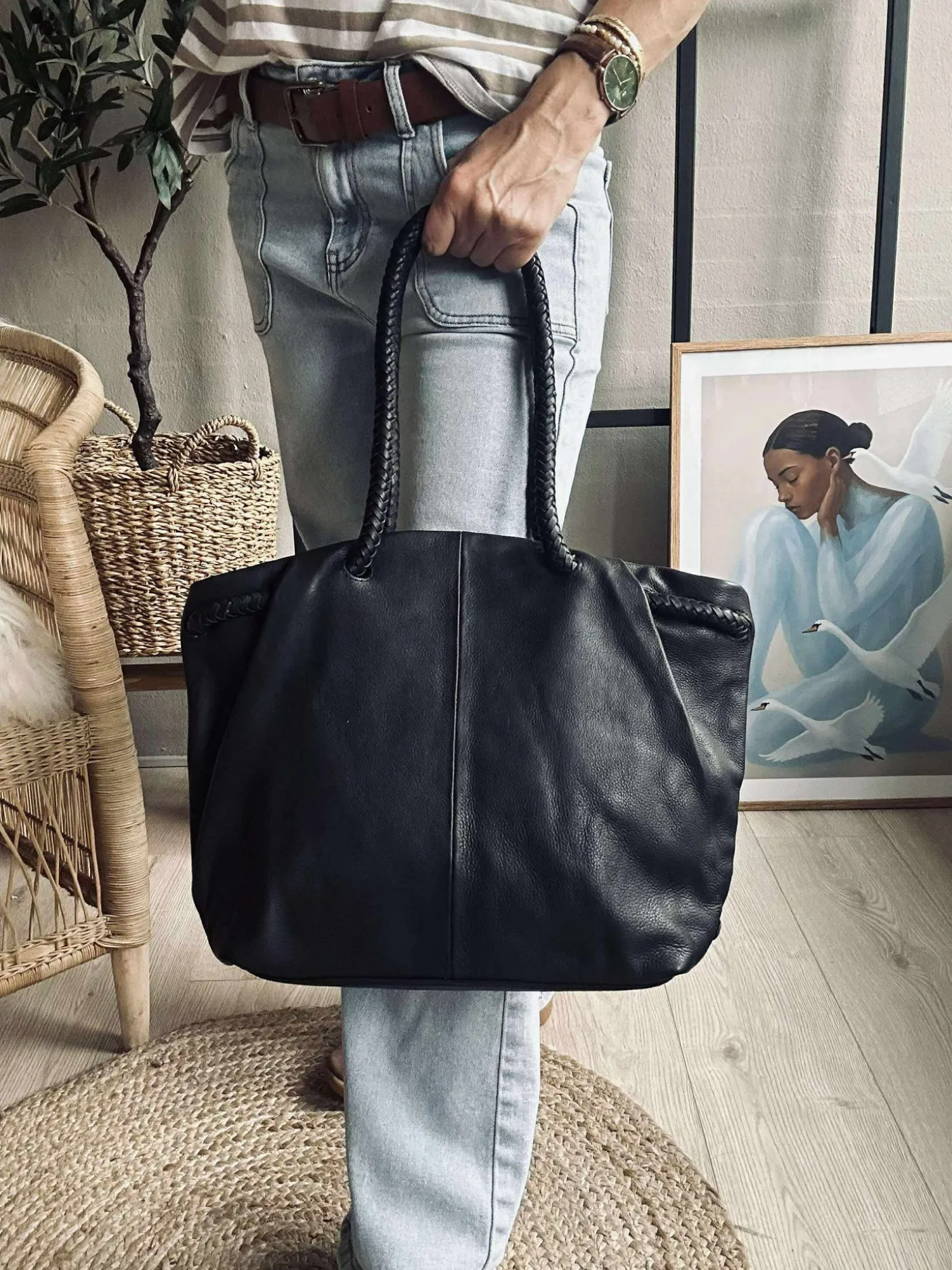 Skuldertaske med smuk fletrem - Black