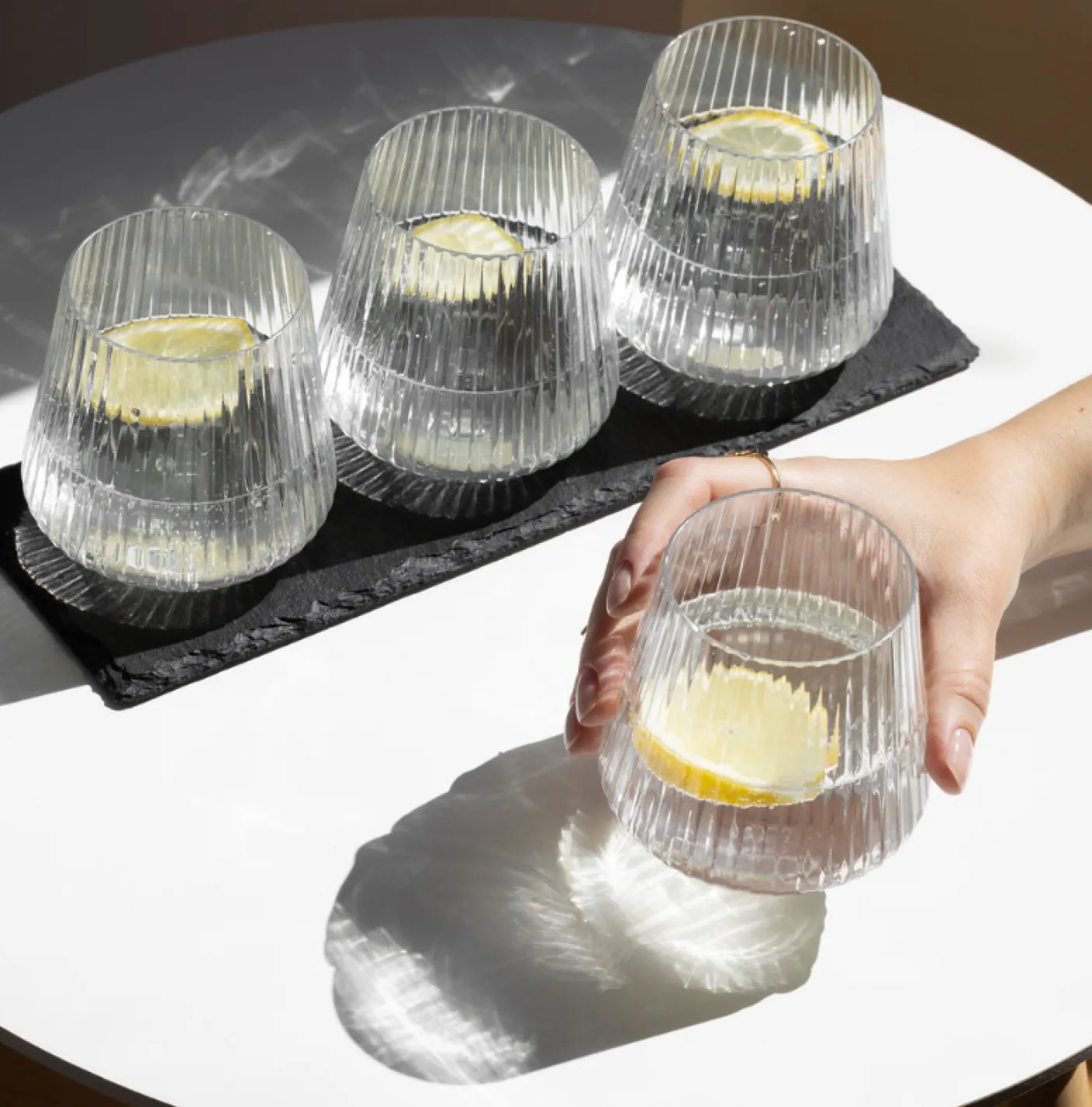 Stilrene plastikglas til hverdag og fest - 4 stk