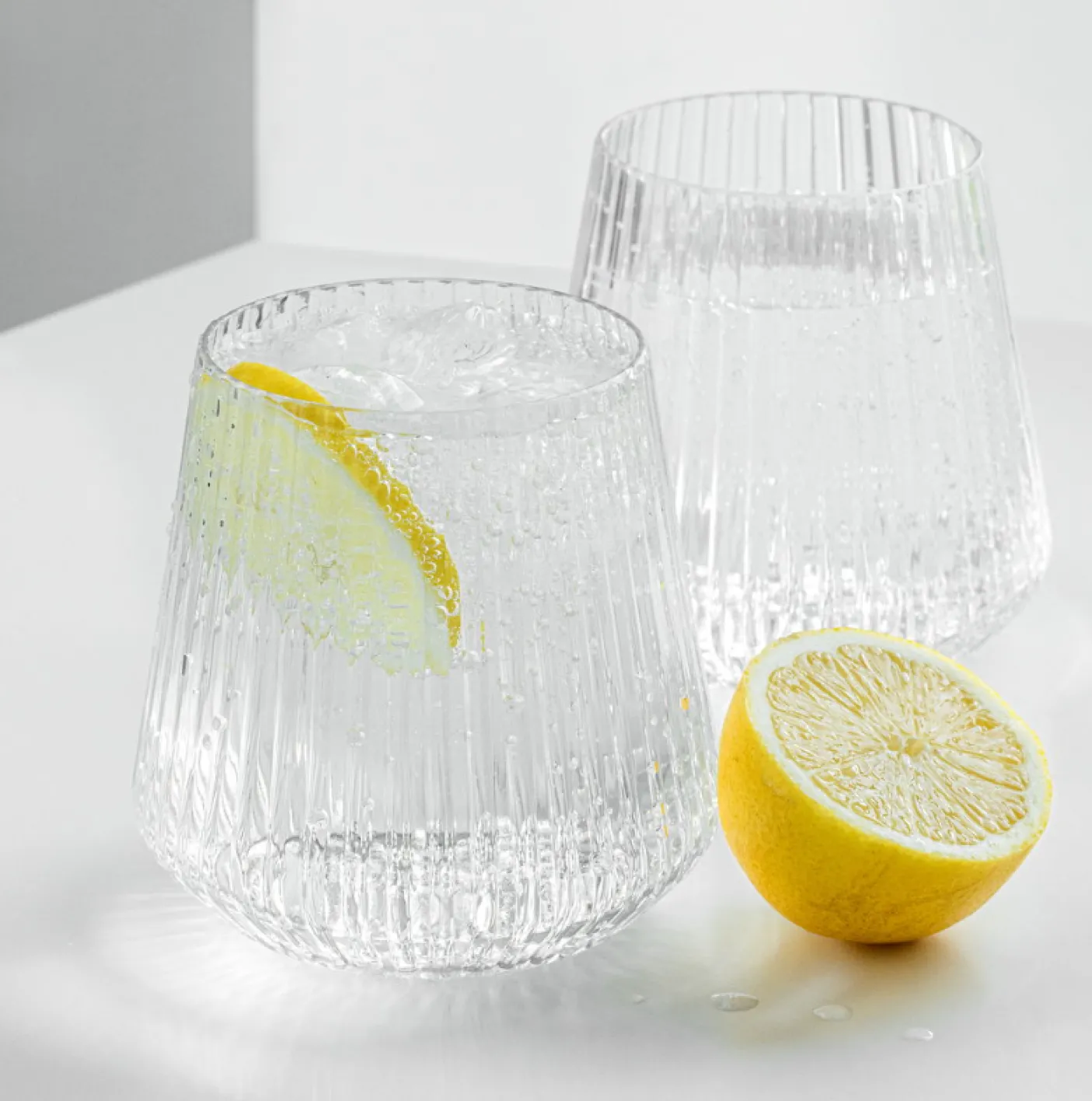 Stilrene plastikglas til hverdag og fest - 4 stk