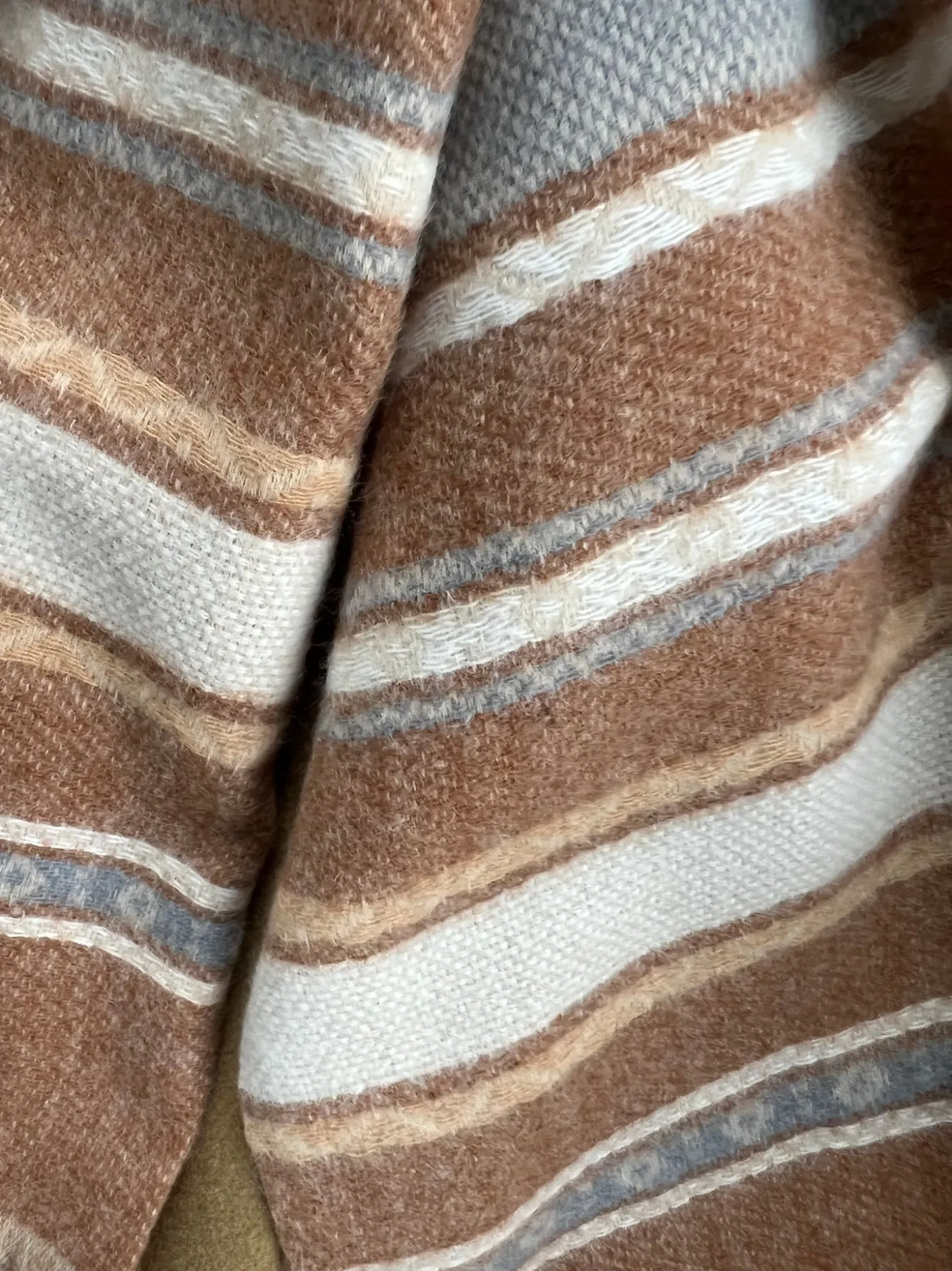 Tørklæde Sasha - Cognac Strib