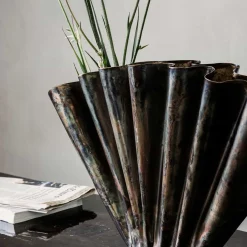 Vase - Antik brun jern
