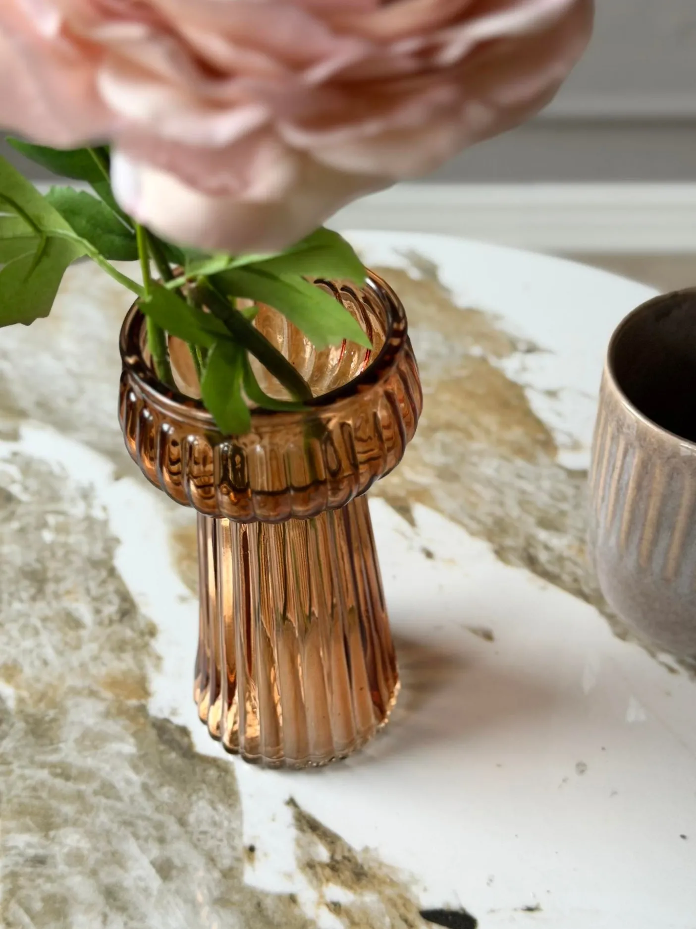 Vase brown