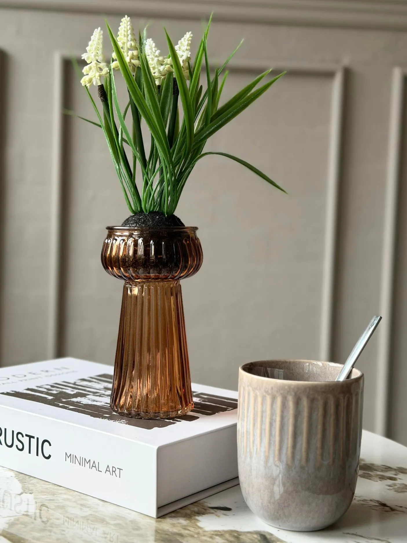 Vase brown